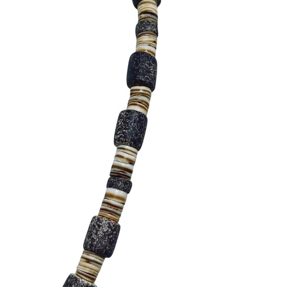 Surfer Puka Shell And Stone Beaded Necklace (5715) - Picture 4 of 6